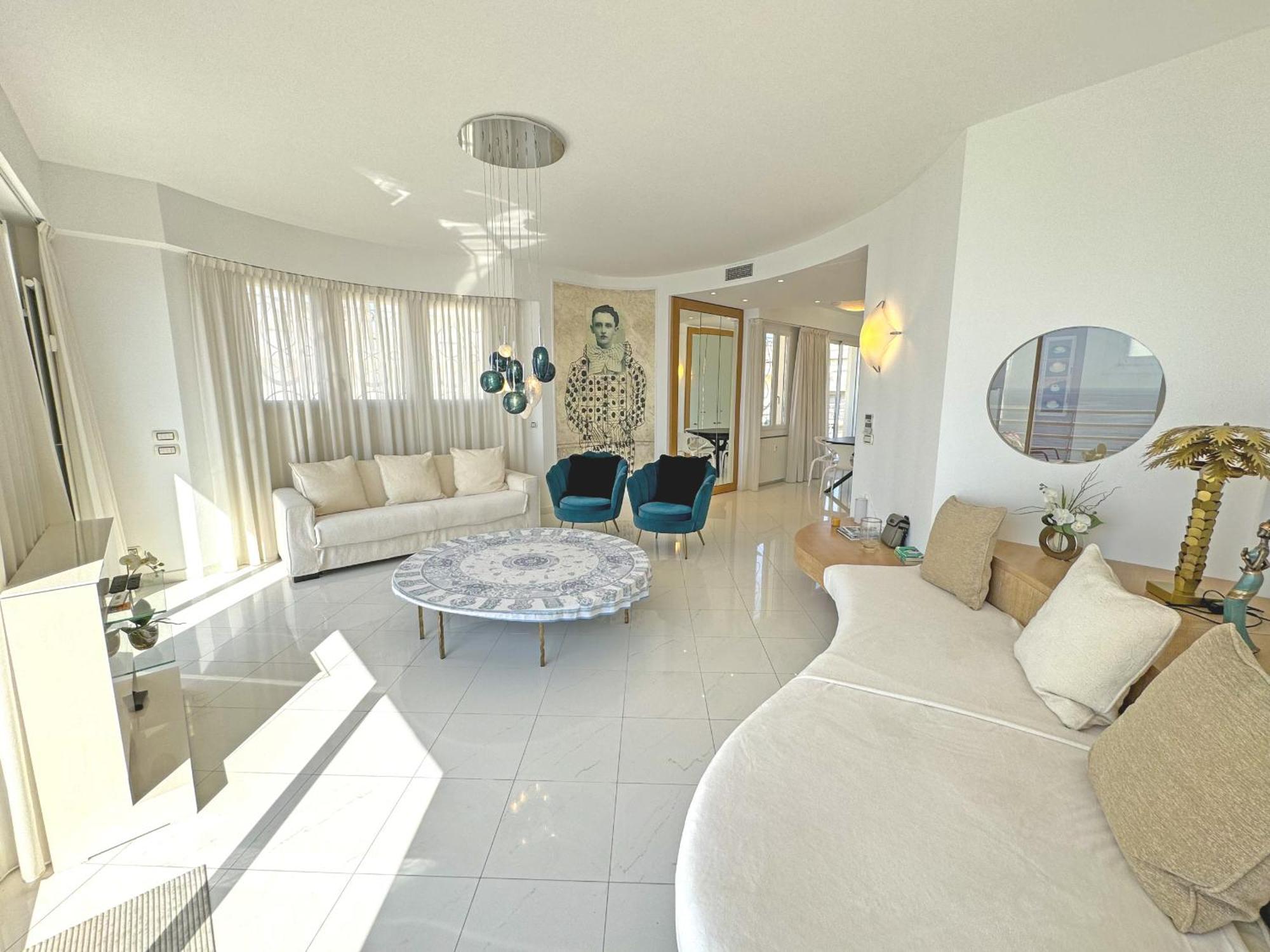 Sea Front Penthouse Cote D Azur Appartamento